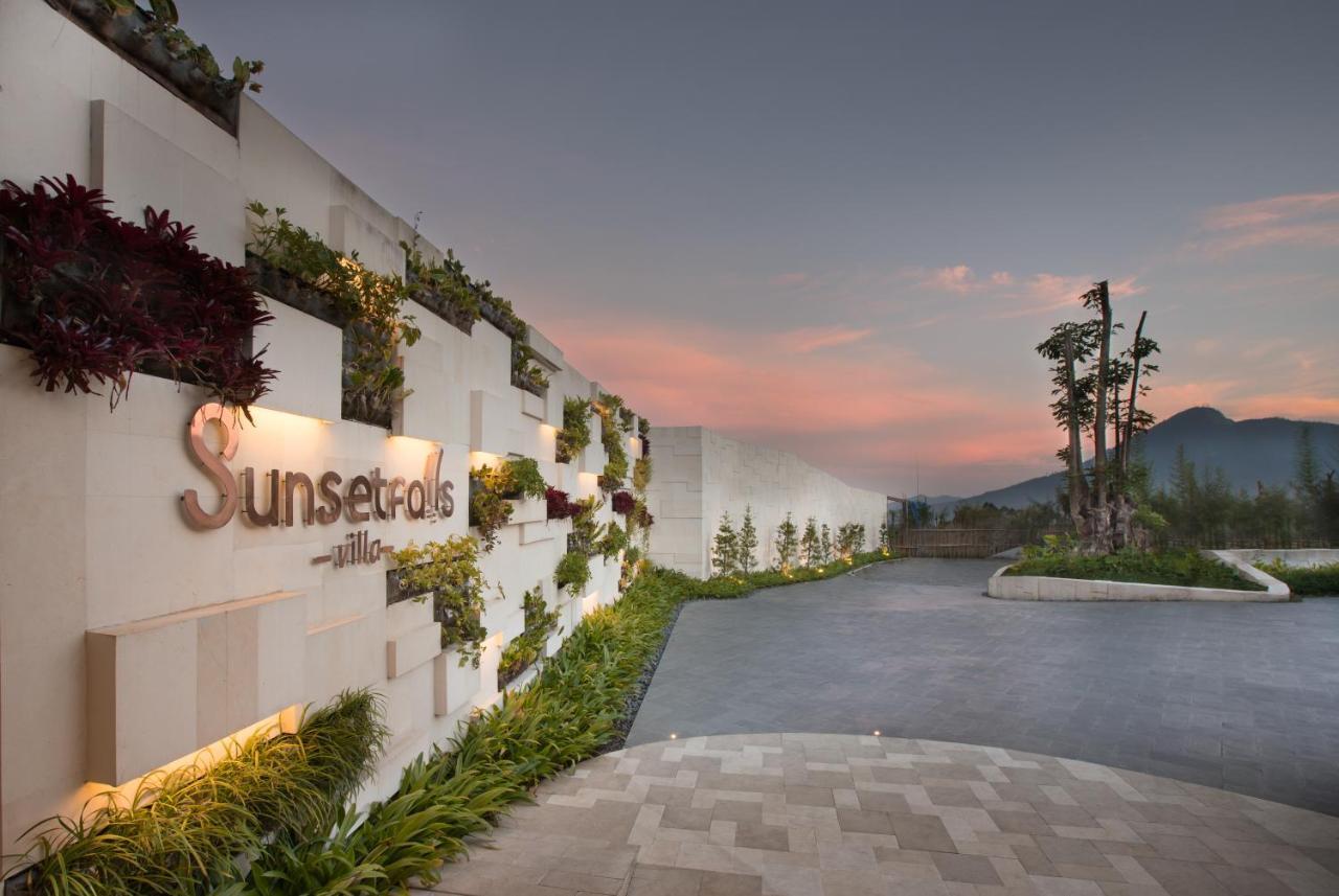 Sunsetfalls Gardens And Resort Magelang Exterior photo